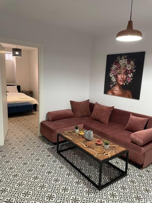 Family Apartment With Private Yard Next To Agios Dimitrios Church Szaloniki Kültér fotó