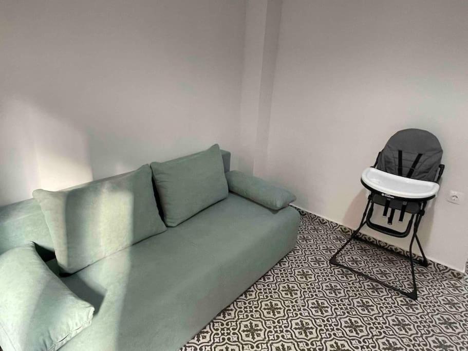 Family Apartment With Private Yard Next To Agios Dimitrios Church Szaloniki Kültér fotó